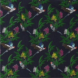 Détail du décor perroquets et fleurs du sac en tissu Collection Savane par Kiub