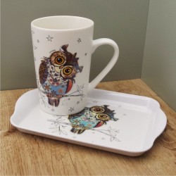 Petit plateau Chouette Kook par Kiub présenté avec le mug coordonné